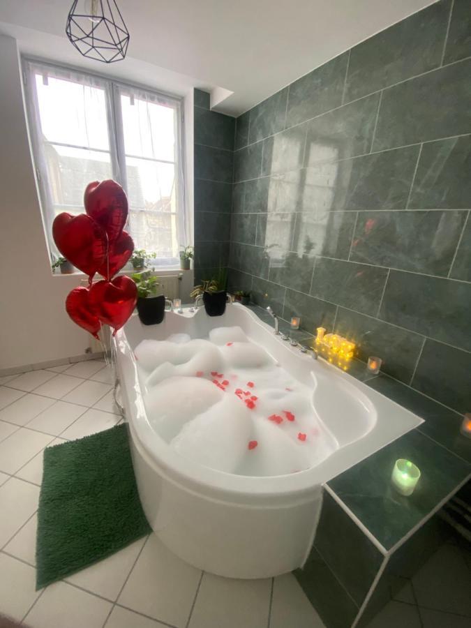 Evasion Tropicale - Studio Avec Spa, Cosy Et Renove Au Coeur De Soissons - 2 Pers Exterior photo